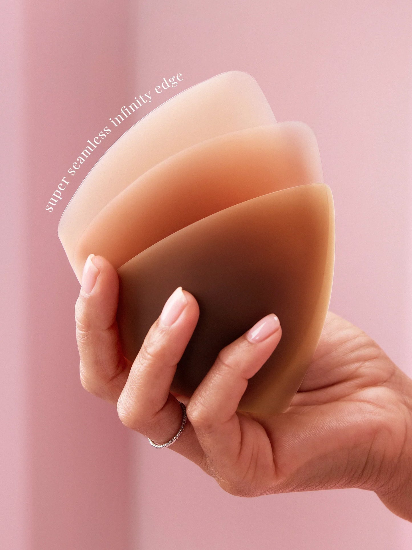 CAKES circles - The 1st viral non-adhesive nip cover - Official CAKES